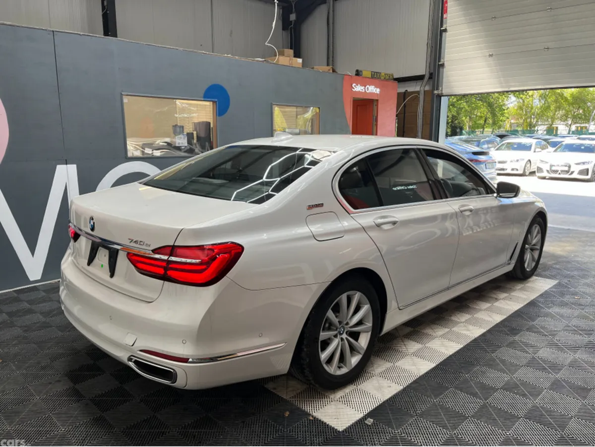 BMW 7-Series Saloon, Petrol Plug-in Hybrid, 2016, White