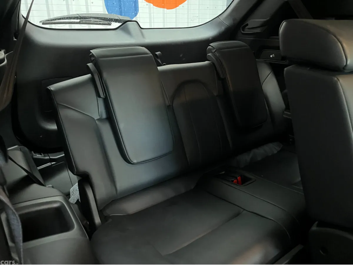 Mitsubishi Outlander SUV, Petrol Plug-in Hybrid, 2024, White
