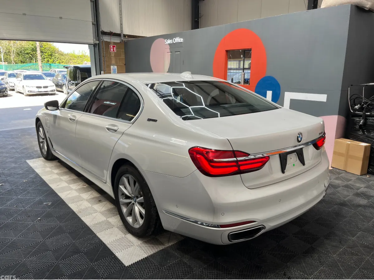 BMW 7-Series Saloon, Petrol Plug-in Hybrid, 2016, White