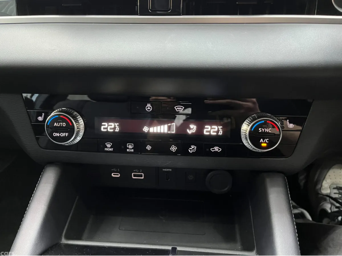 Mitsubishi Outlander SUV, Petrol Plug-in Hybrid, 2024, White
