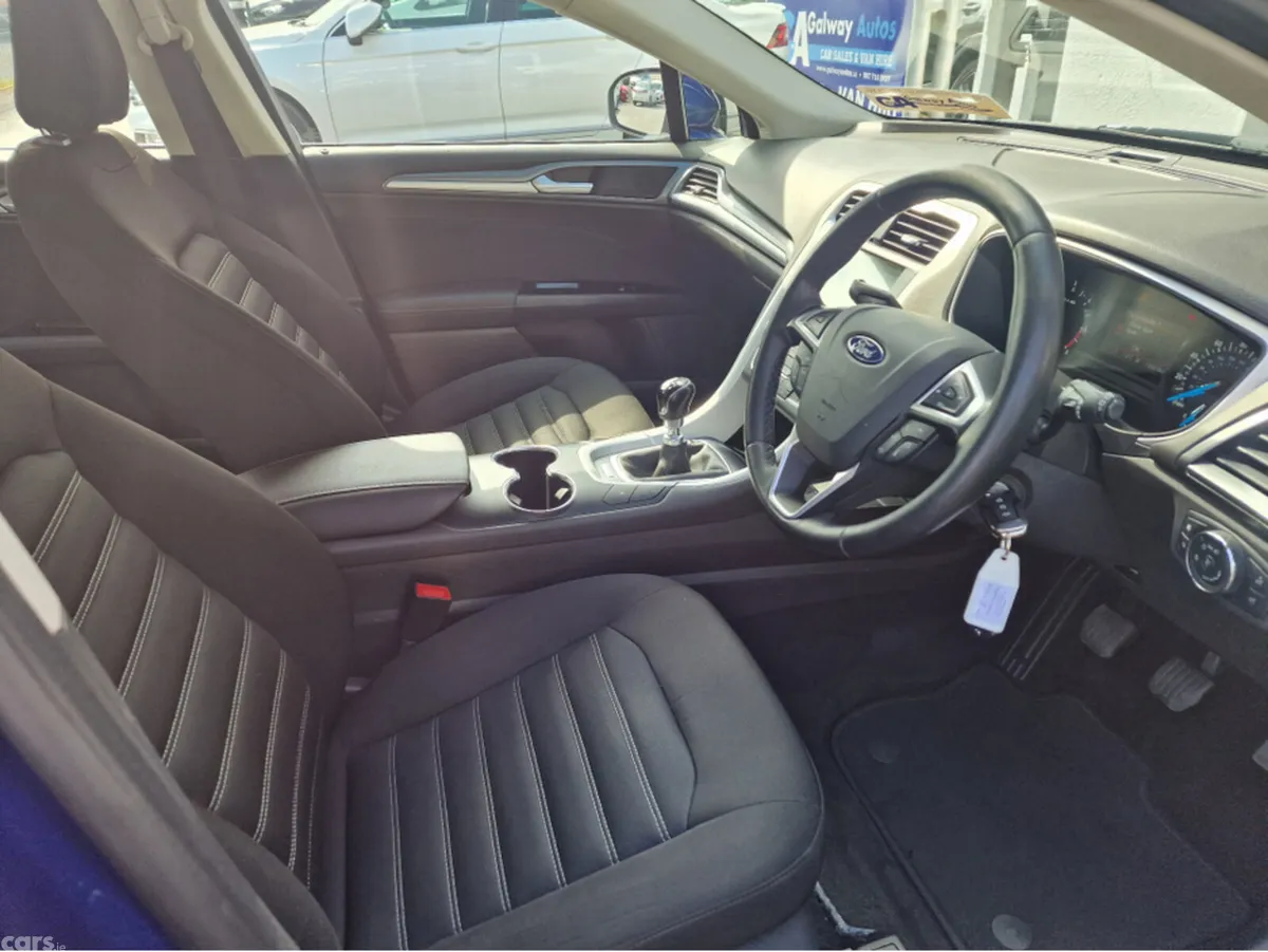 Ford Mondeo Hatchback, Diesel, 2017, Blue