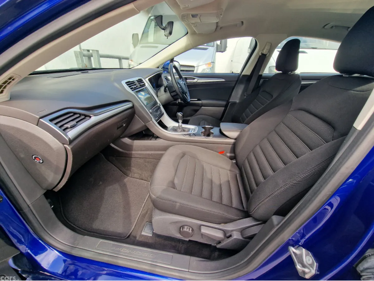 Ford Mondeo Hatchback, Diesel, 2017, Blue