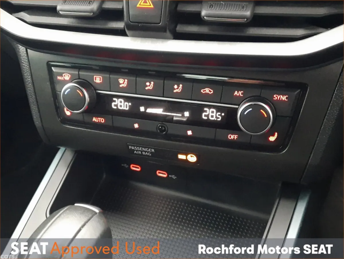 SEAT Arona Hatchback, Petrol, 2024, White