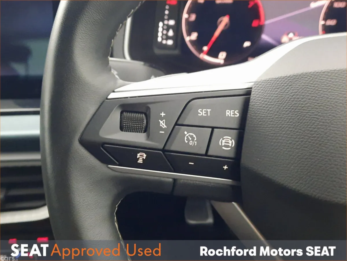 SEAT Arona Hatchback, Petrol, 2024, White