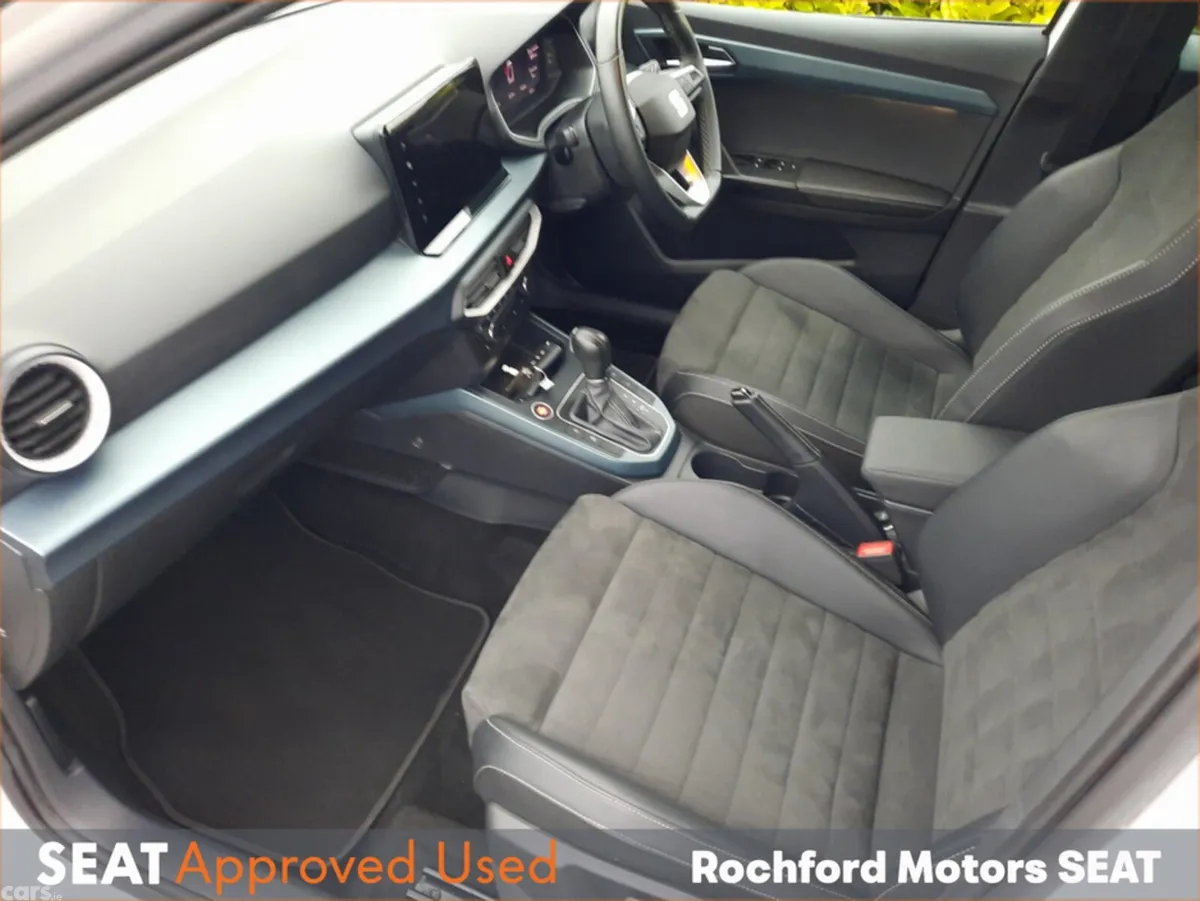 SEAT Arona Hatchback, Petrol, 2024, White