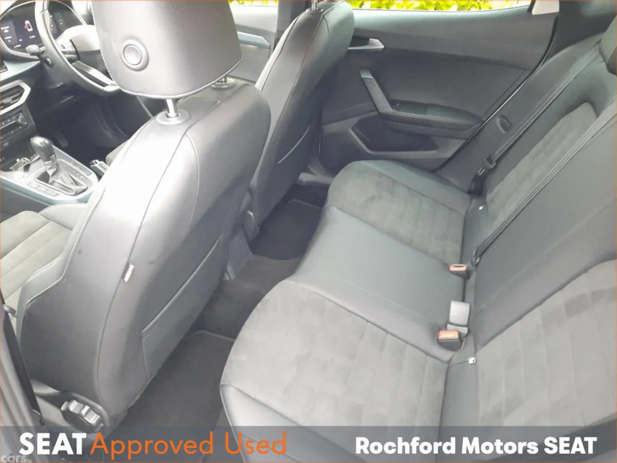 SEAT Arona Hatchback, Petrol, 2024, White