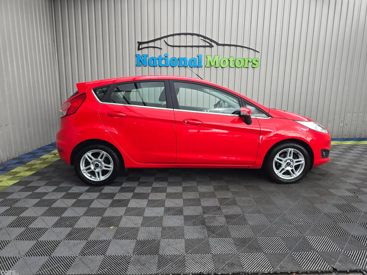 Ford Fiesta Hatchback, Petrol, 2014, Red