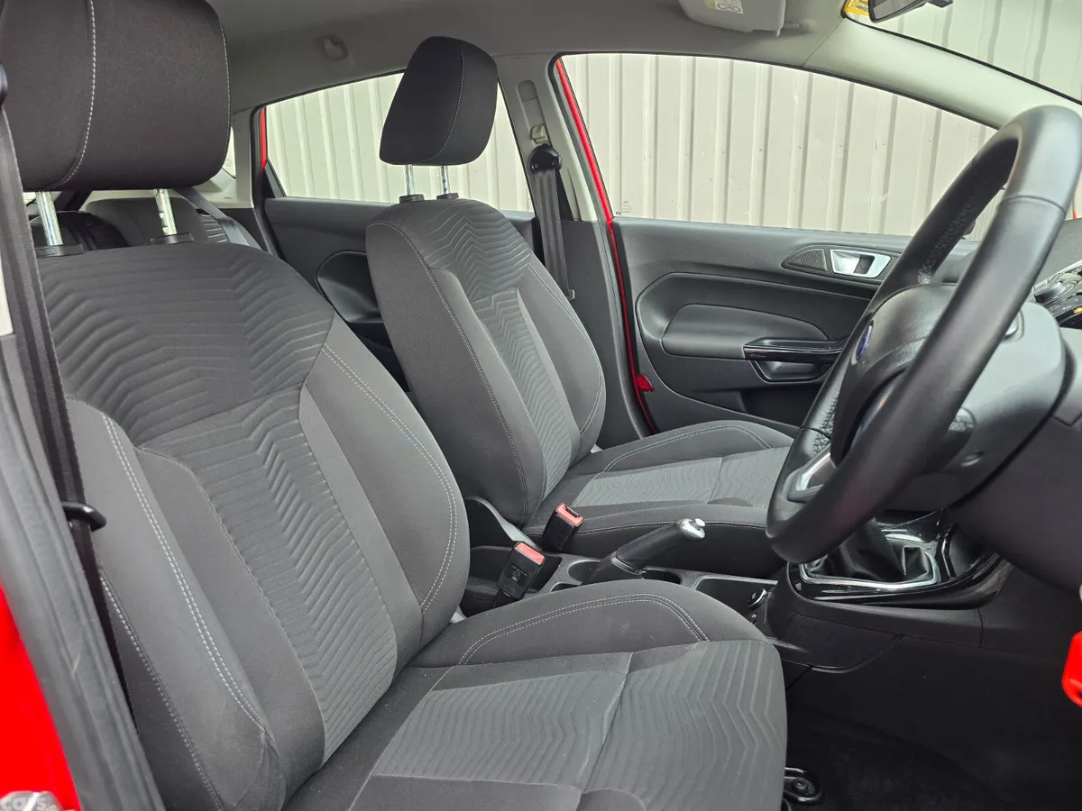 Ford Fiesta Hatchback, Petrol, 2014, Red