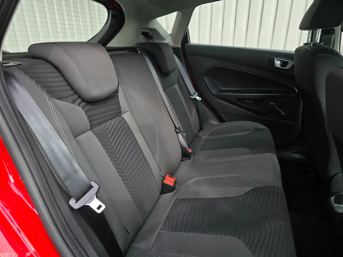 Ford Fiesta Hatchback, Petrol, 2014, Red
