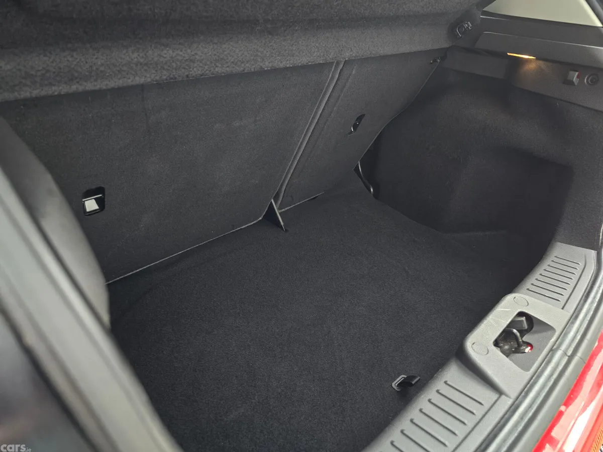 Ford Fiesta Hatchback, Petrol, 2014, Red