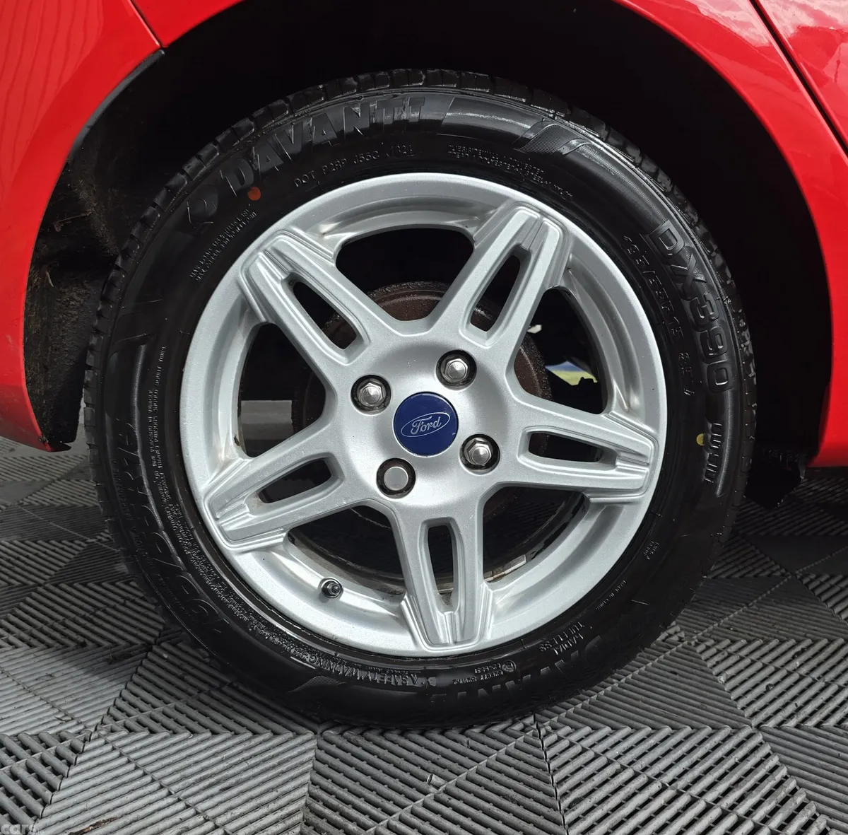 Ford Fiesta Hatchback, Petrol, 2014, Red