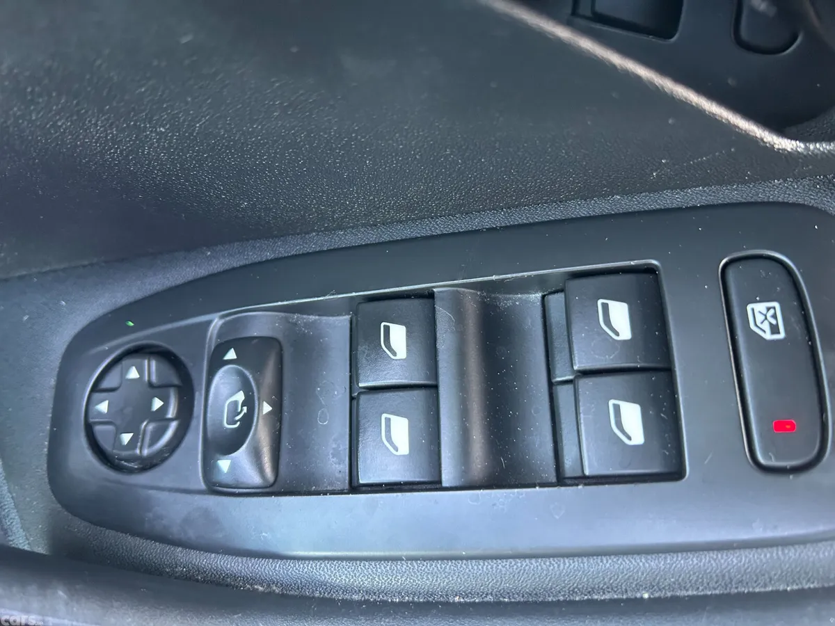 Peugeot 2008 SUV, Petrol, 2016, Black