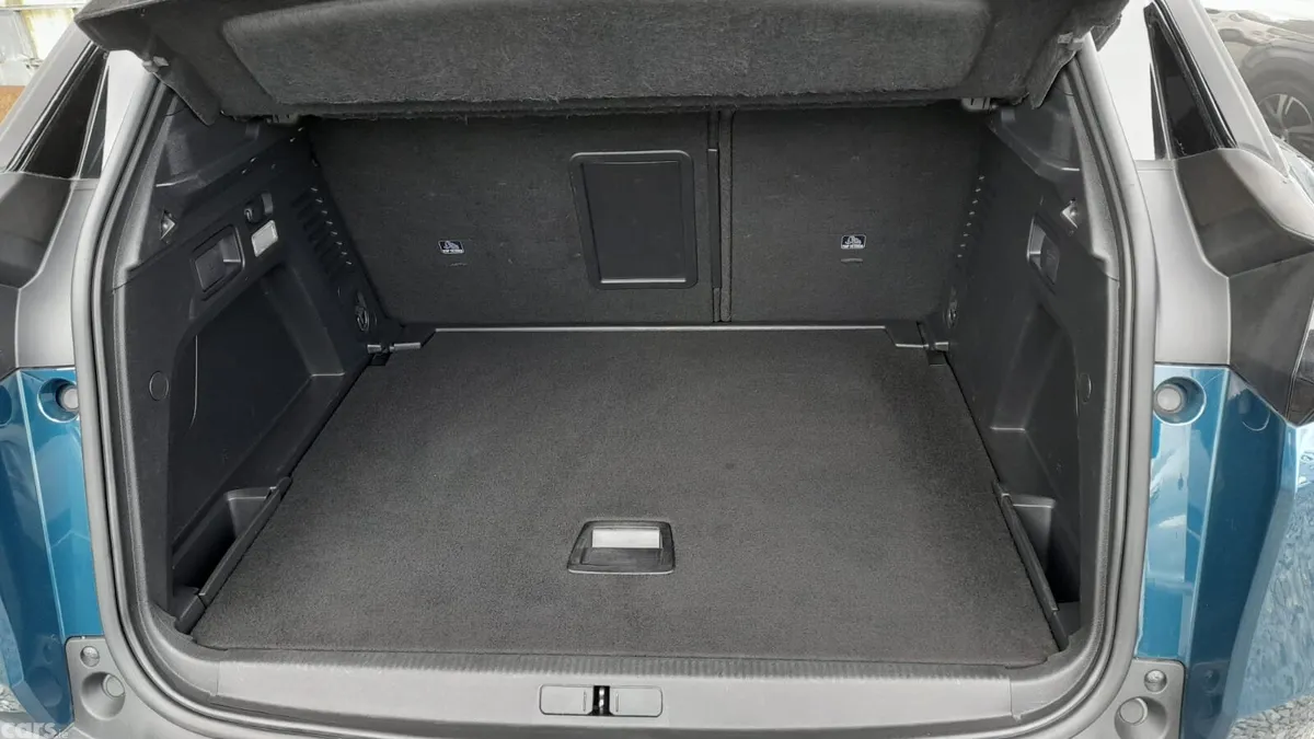 Peugeot 3008 MPV, Diesel, 2023, Blue