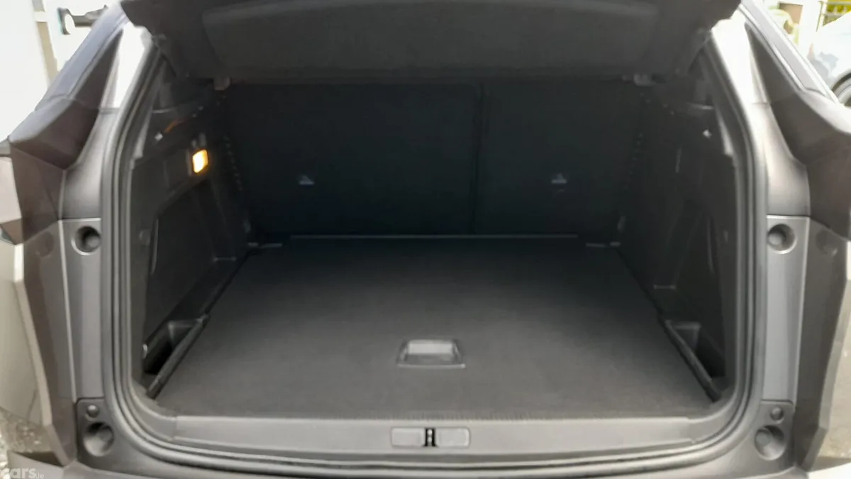 Peugeot 3008 MPV, Diesel, 2023, Grey