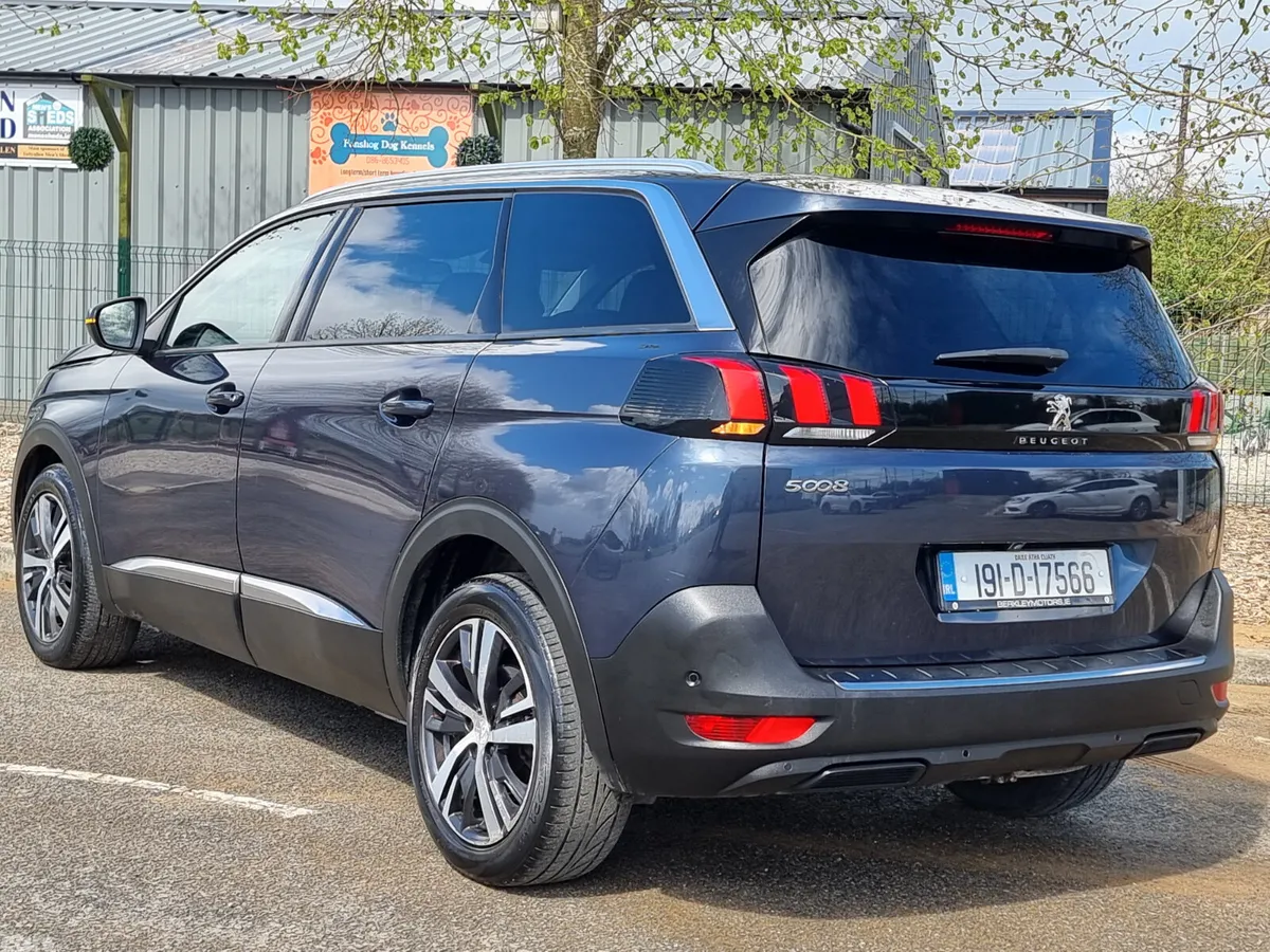 Peugeot 5008 MPV, Diesel, 2019, Blue
