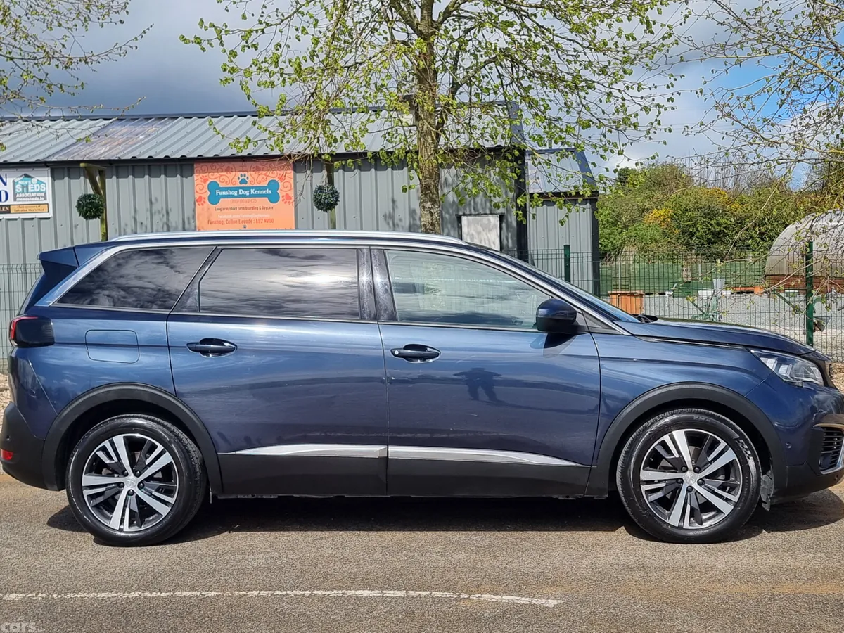 Peugeot 5008 MPV, Diesel, 2019, Blue