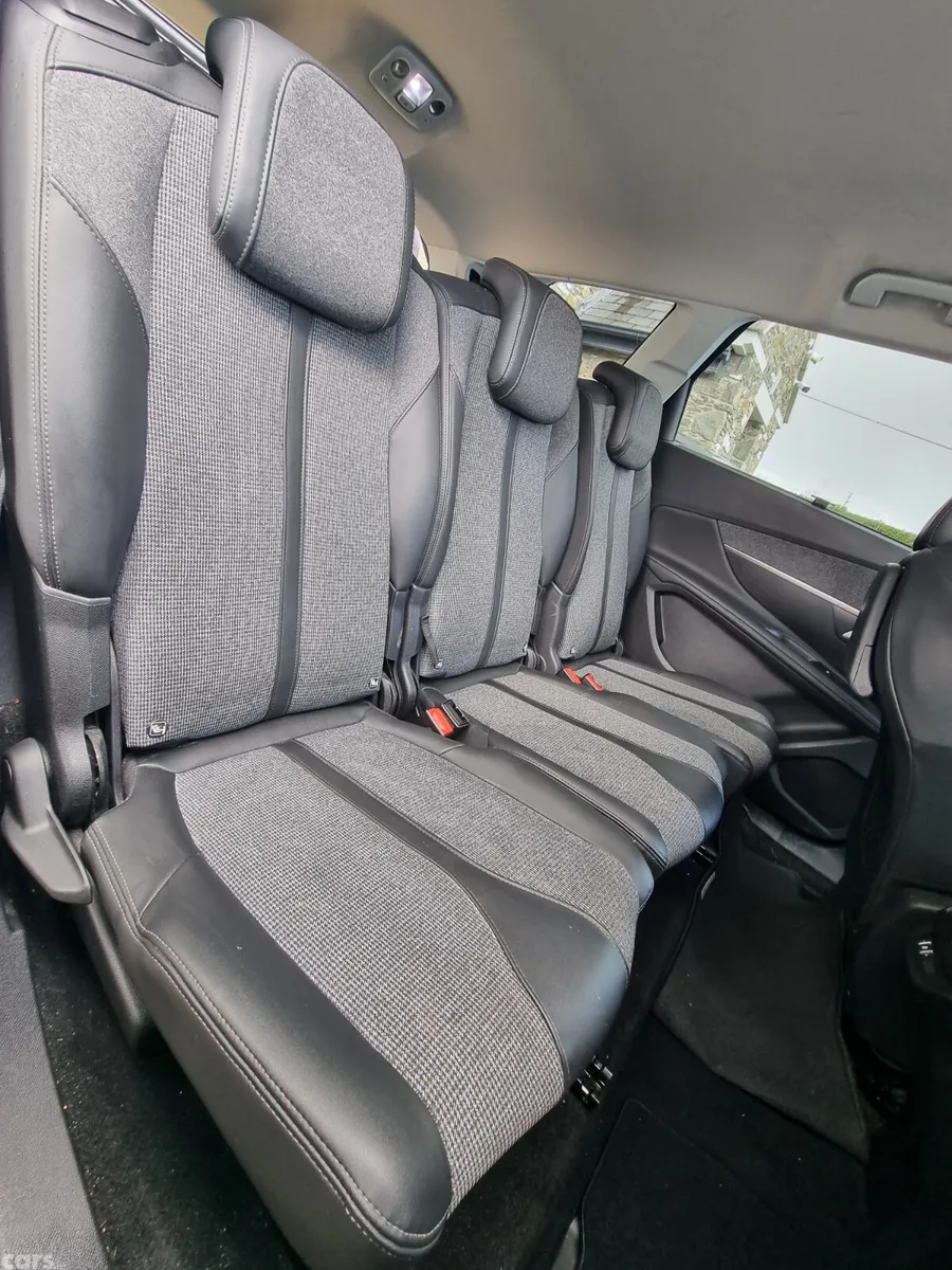 Peugeot 5008 MPV, Diesel, 2019, Blue