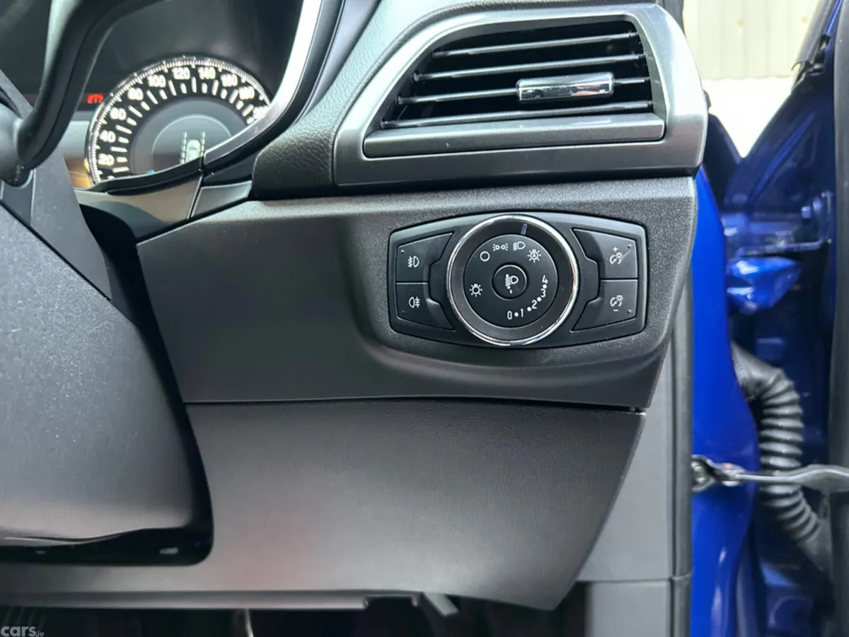 Ford Mondeo Hatchback, Diesel, 2018, Blue