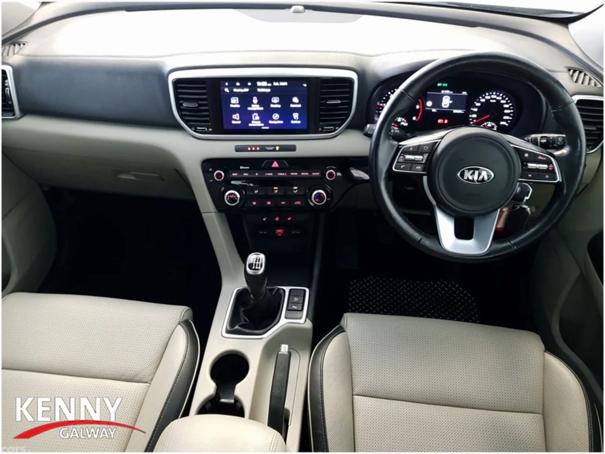 Kia Sportage MPV, Diesel, 2021, Grey