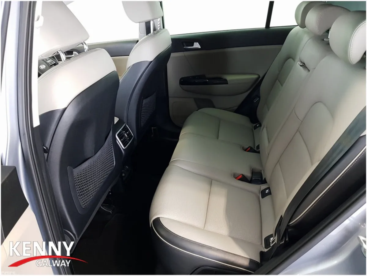 Kia Sportage MPV, Diesel, 2021, Grey