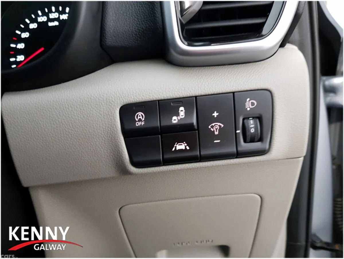 Kia Sportage MPV, Diesel, 2021, Grey