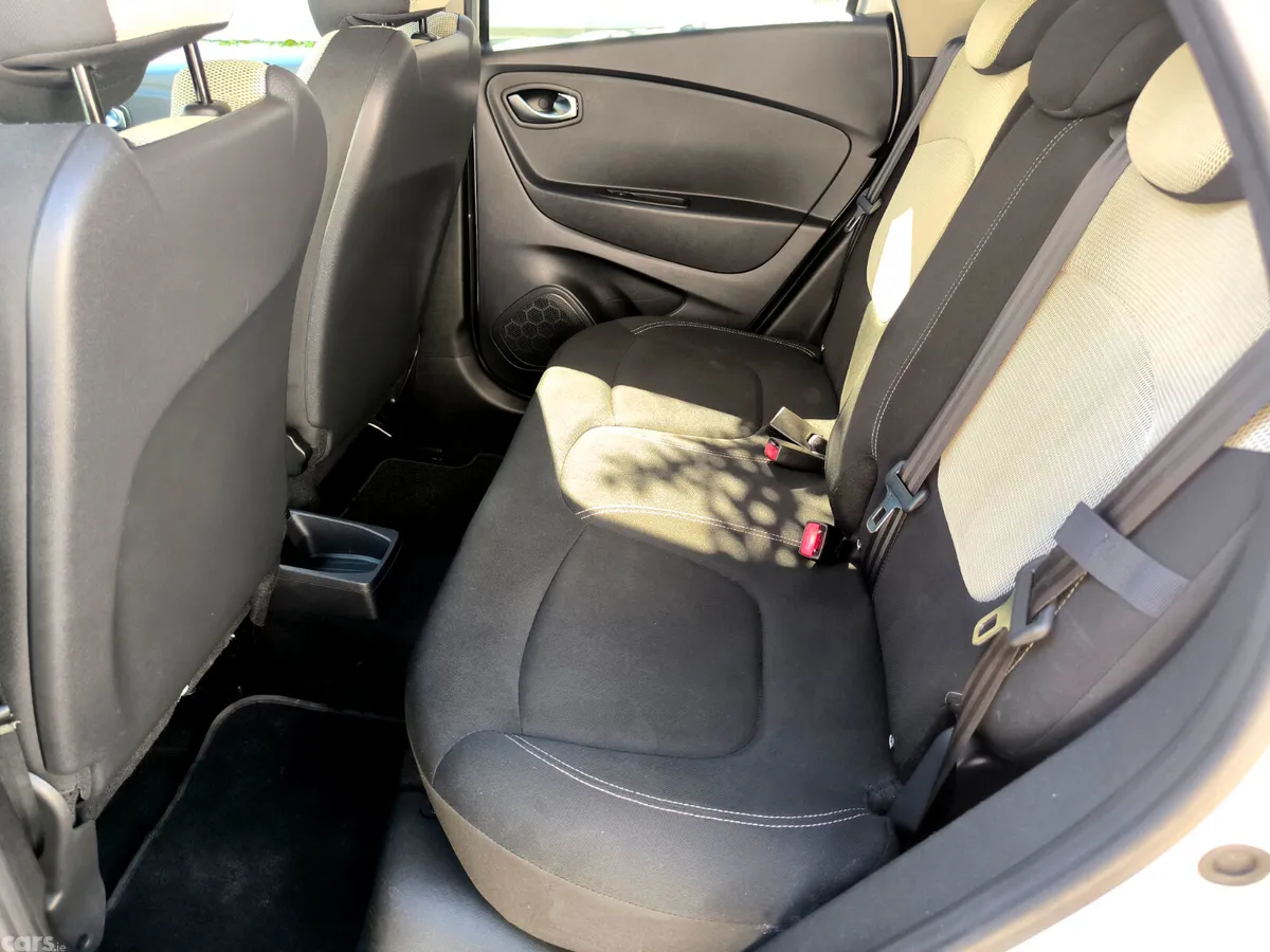 Renault Captur Hatchback, Petrol, 2019, Grey