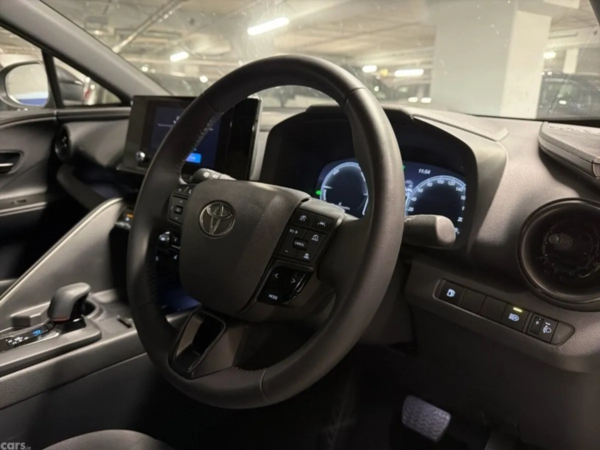Toyota C-HR SUV, Petrol Hybrid, 2025, Silver