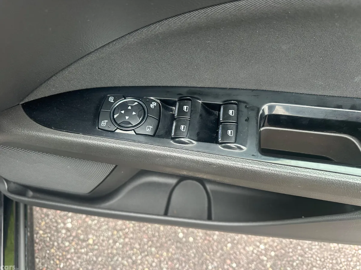 Ford Mondeo Hatchback, Diesel, 2016, Black