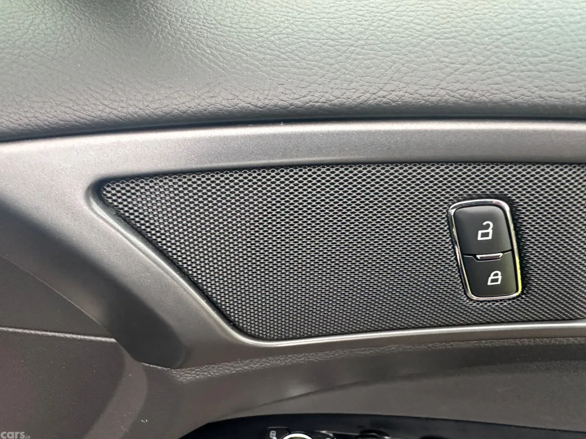 Ford Mondeo Hatchback, Diesel, 2016, Black