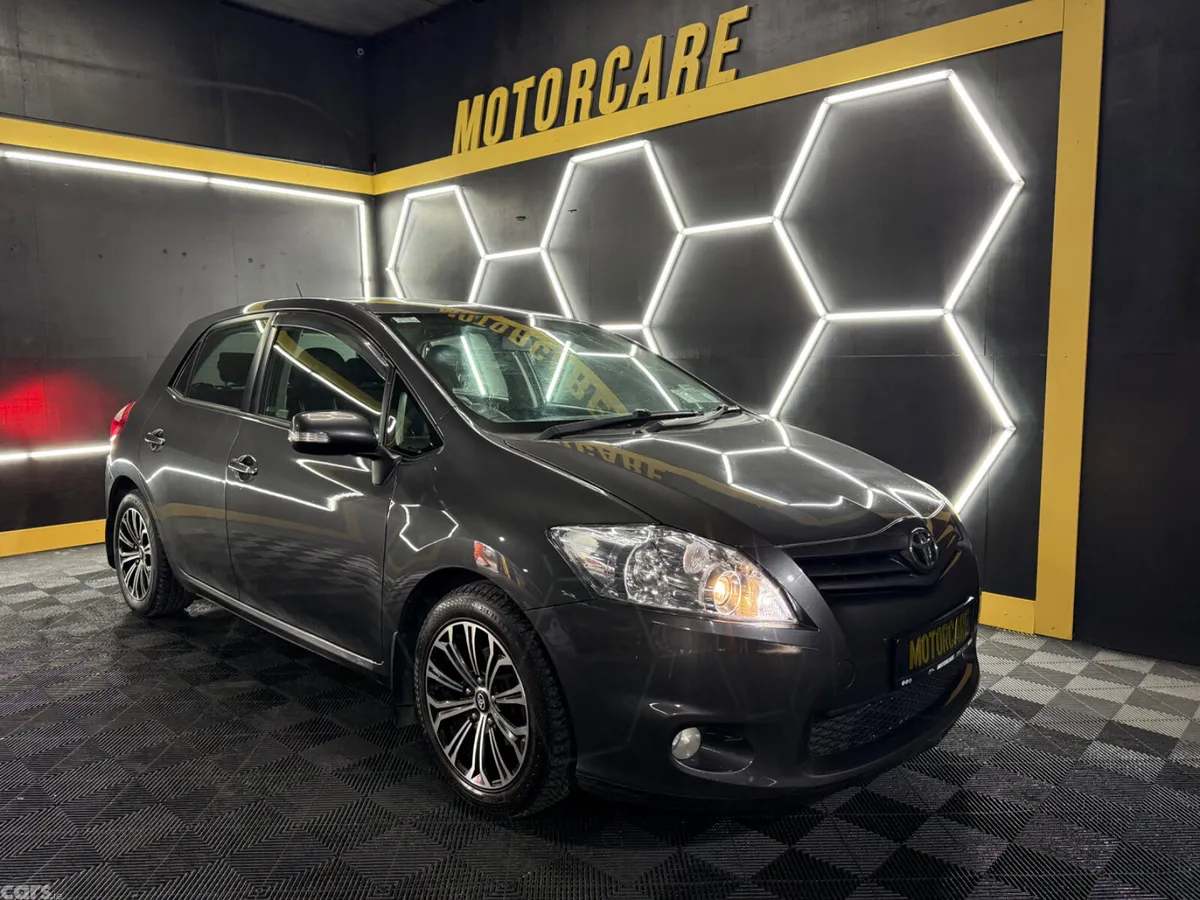 Toyota Auris Hatchback, Diesel, 2011, Grey