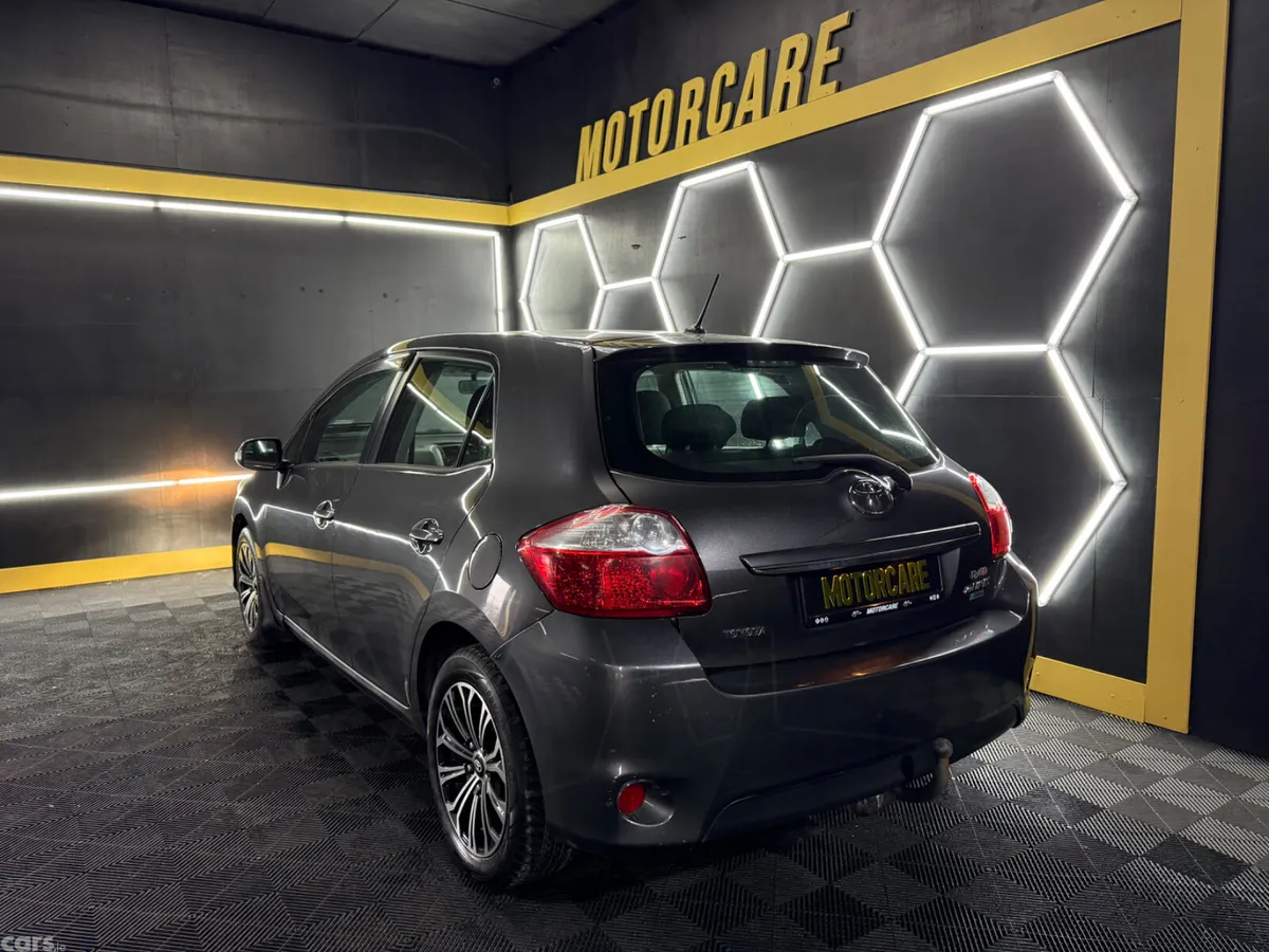 Toyota Auris Hatchback, Diesel, 2011, Grey