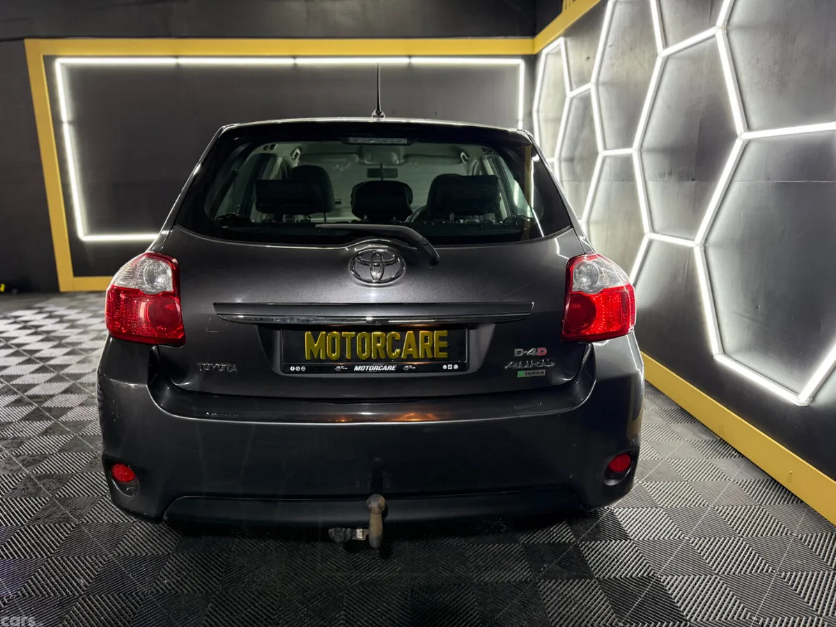 Toyota Auris Hatchback, Diesel, 2011, Grey