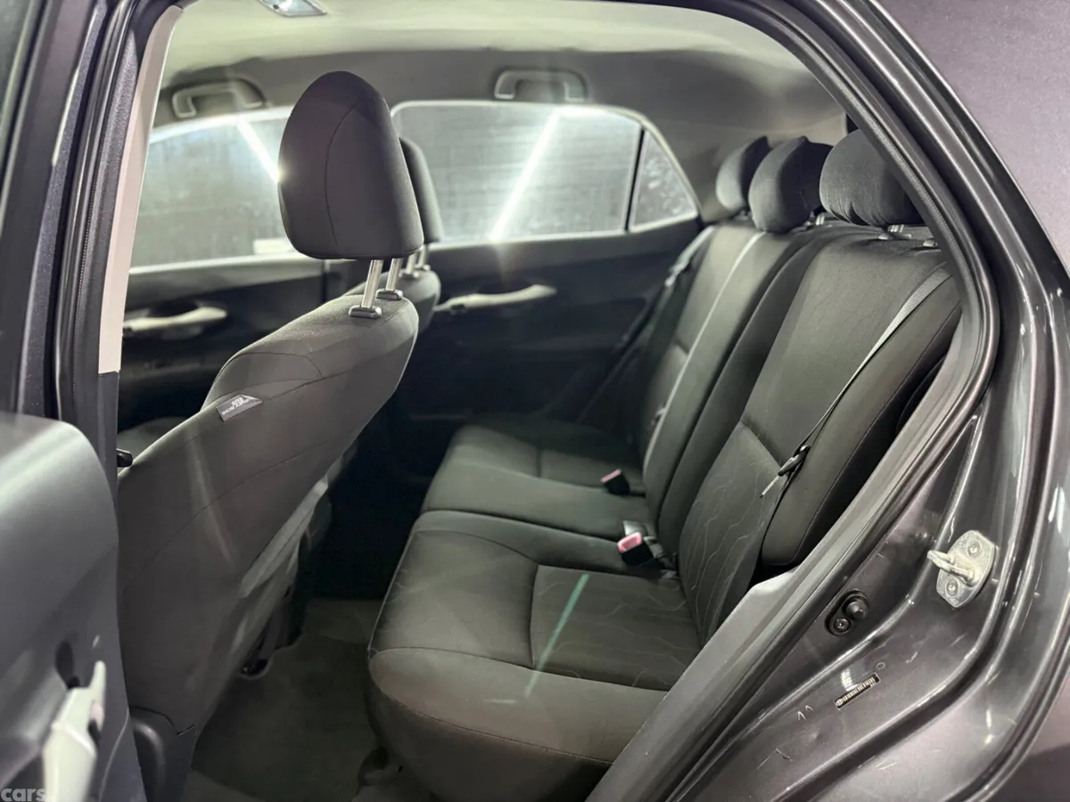 Toyota Auris Hatchback, Diesel, 2011, Grey
