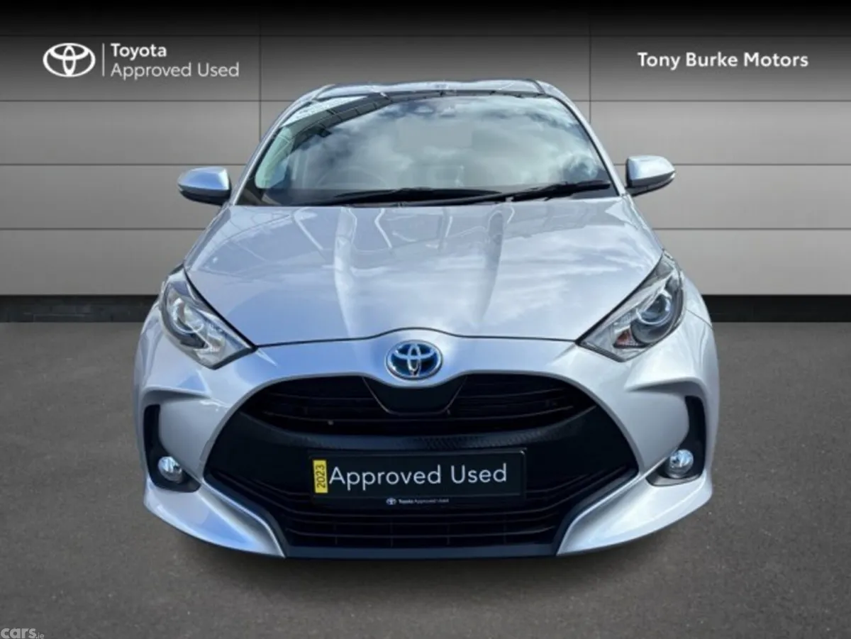 Toyota Yaris Hatchback, Petrol Hybrid, 2023, Silver