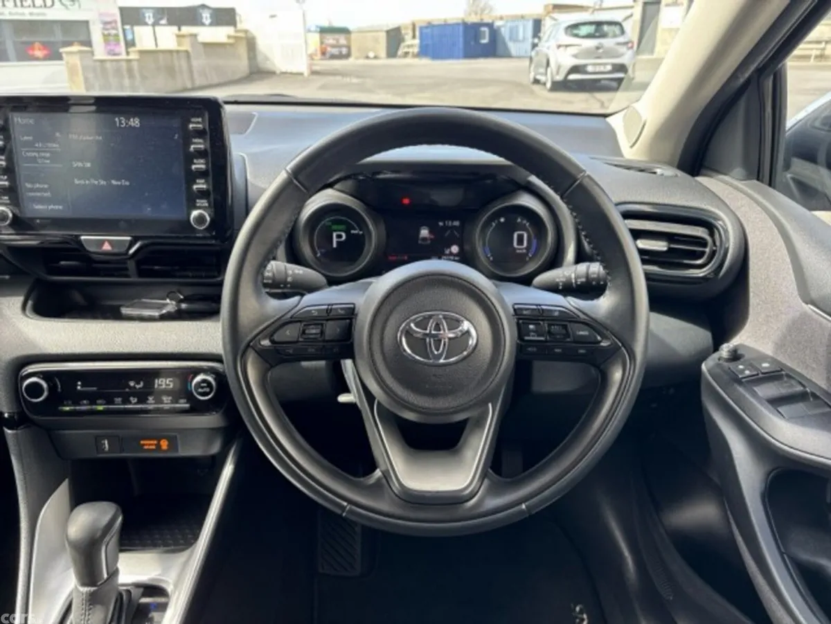 Toyota Yaris Hatchback, Petrol Hybrid, 2023, Silver