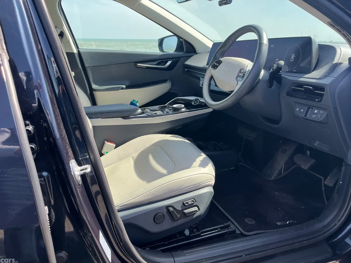 Kia EV6 MPV, Electric, 2023, Blue