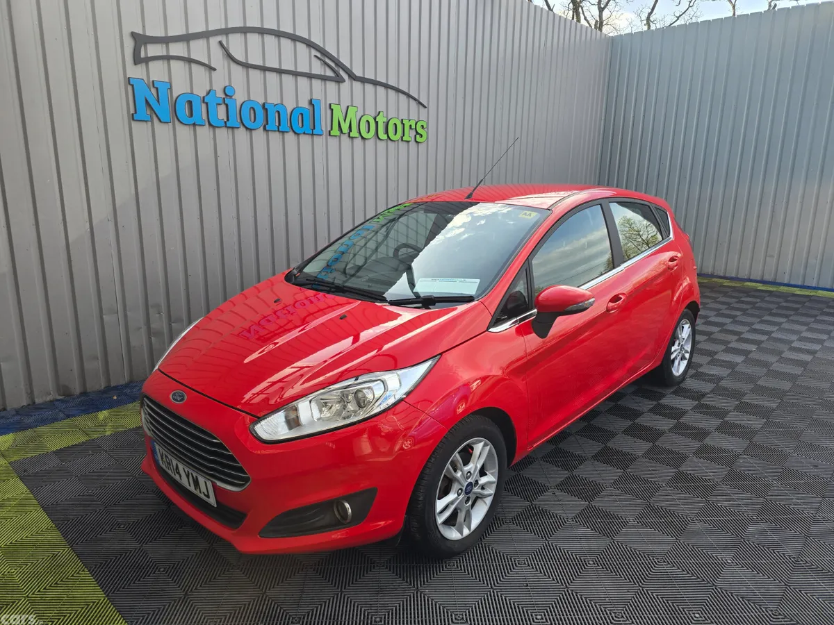 Ford Fiesta Hatchback, Petrol, 2014, Red