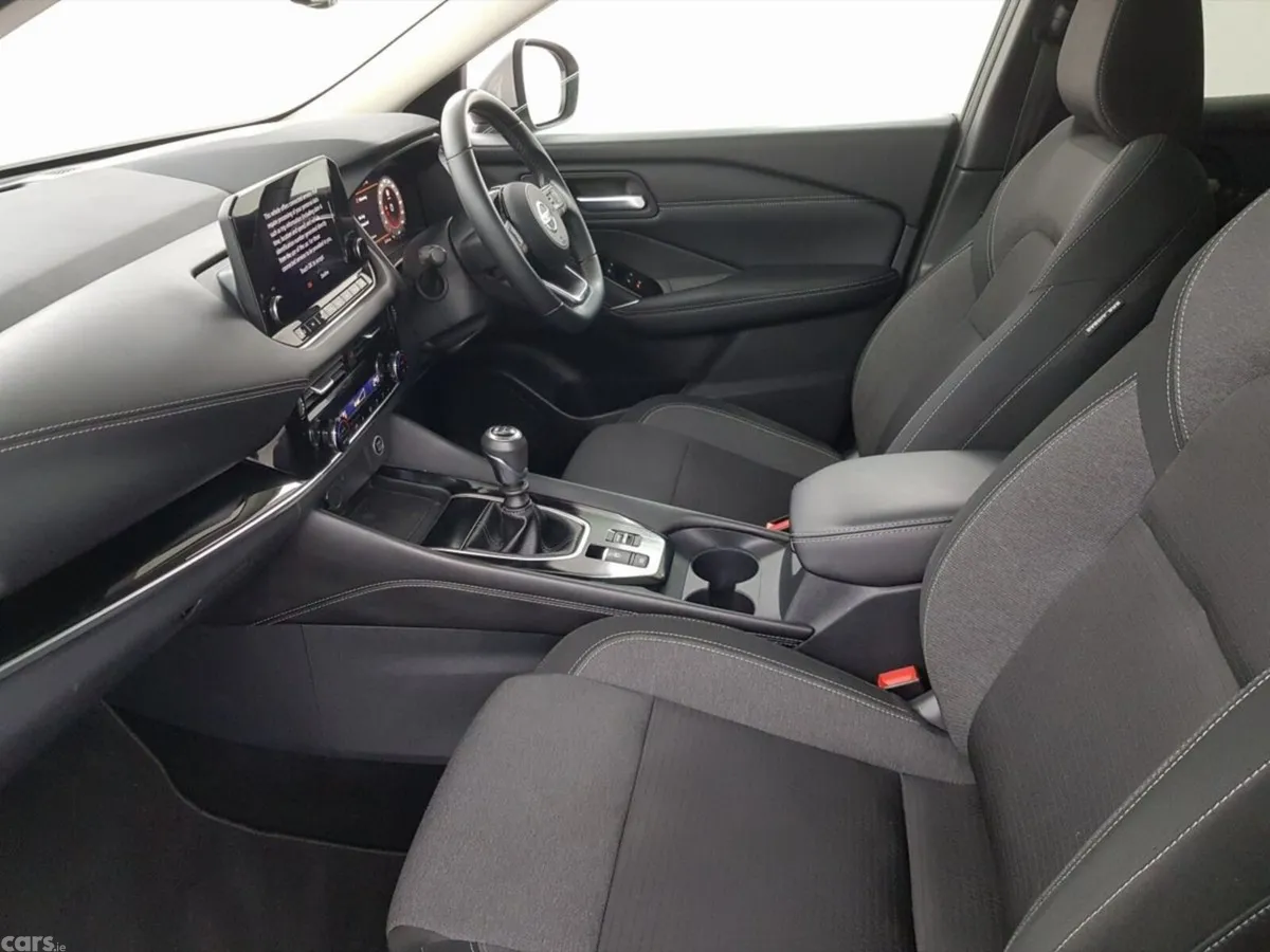 Nissan Qashqai MPV, Petrol, 2022, Grey