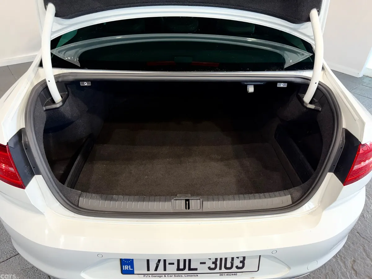 Volkswagen Passat Saloon, Diesel, 2017, White