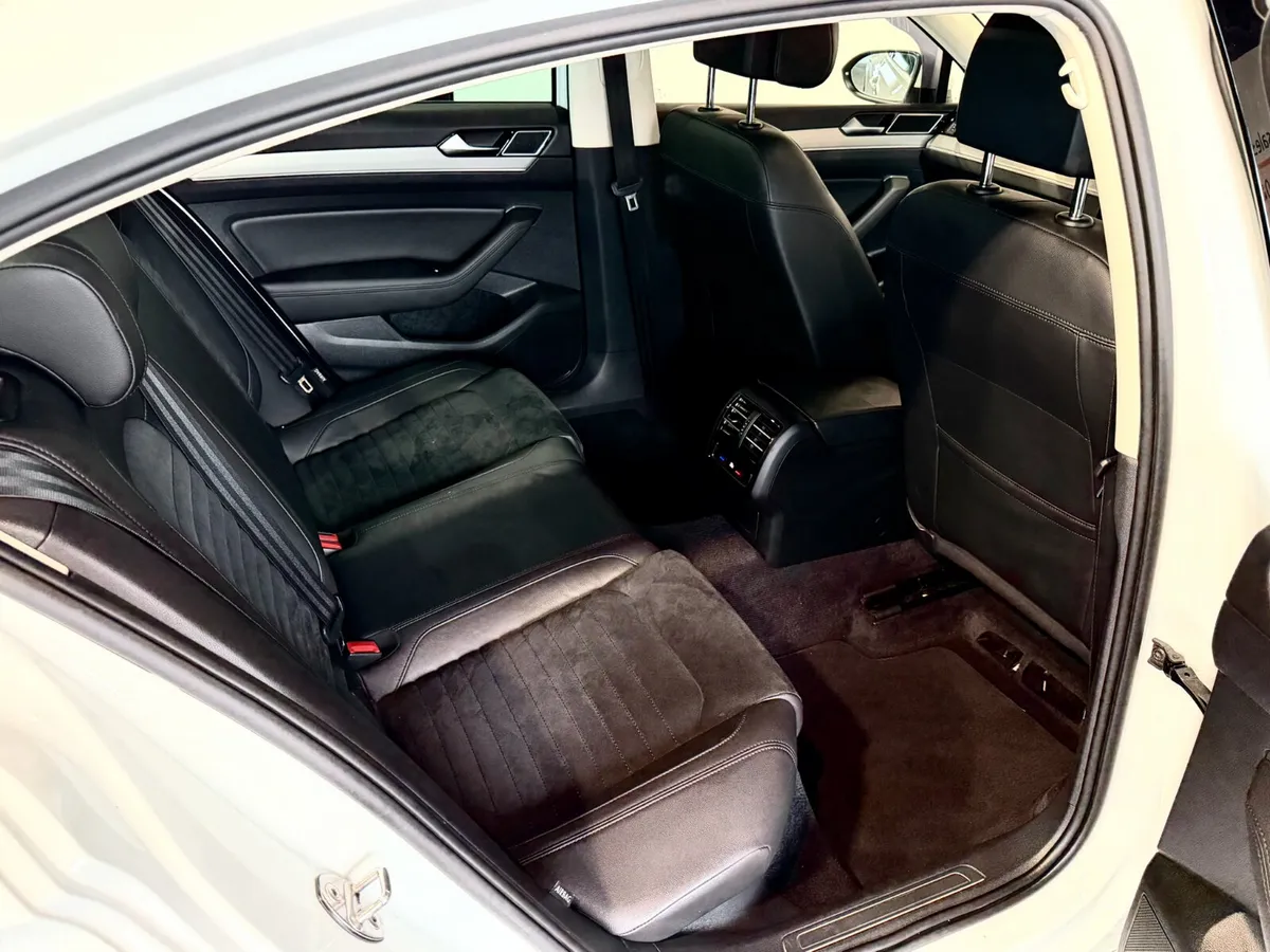 Volkswagen Passat Saloon, Diesel, 2017, White