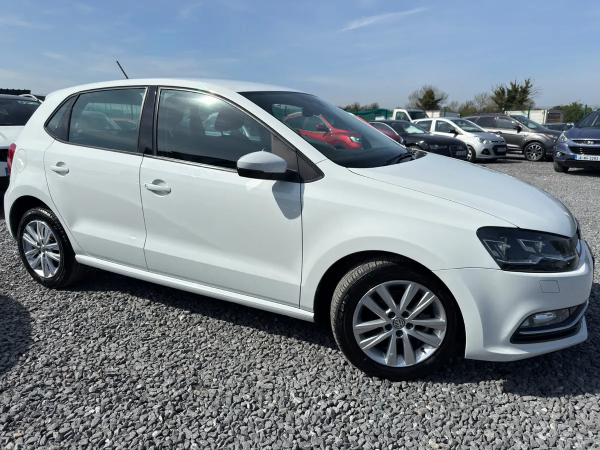 Volkswagen Polo Hatchback, Petrol, 2017, White