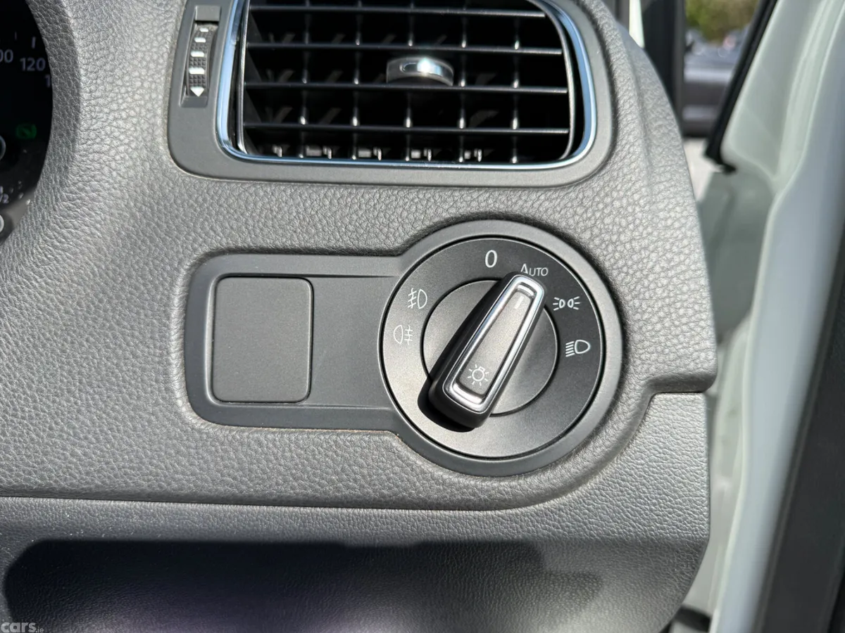 Volkswagen Polo Hatchback, Petrol, 2017, White