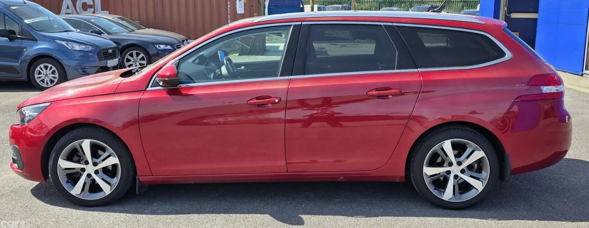 Peugeot 308 Estate, Diesel, 2018, Red