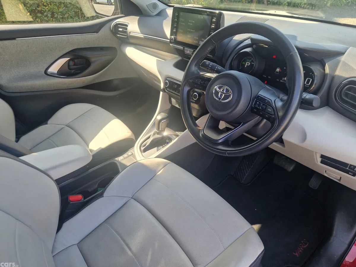Toyota Yaris Hatchback, Petrol Hybrid, 2021, Red