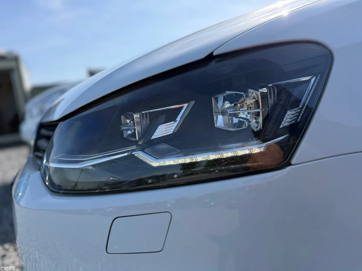 Volkswagen Polo Hatchback, Petrol, 2017, White