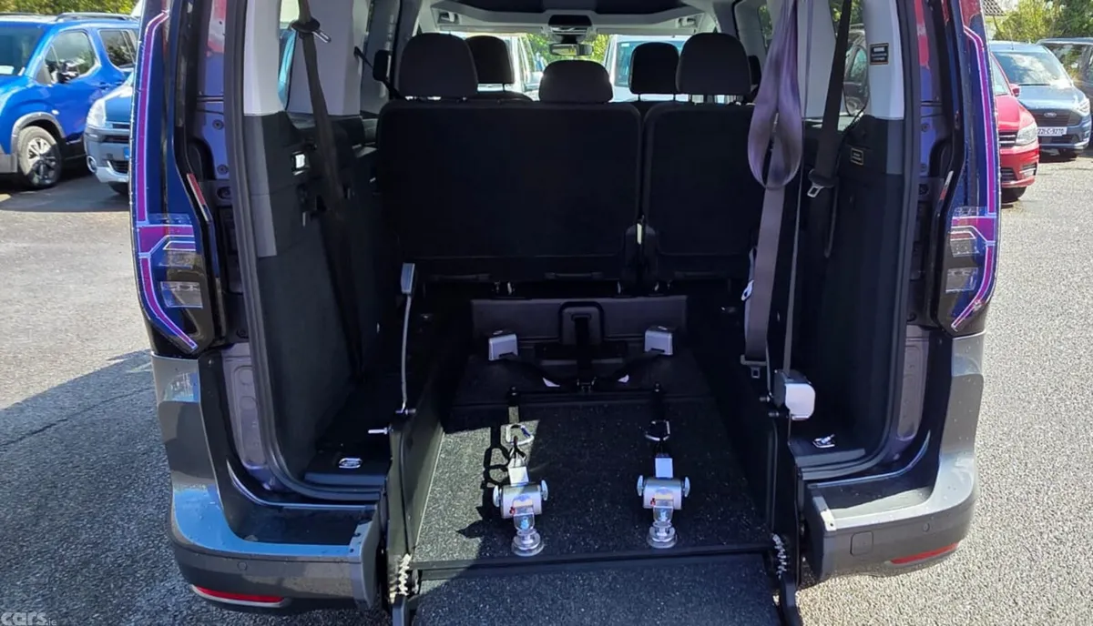 Volkswagen Caddy Maxi Life MPV, Diesel, 2026, Grey