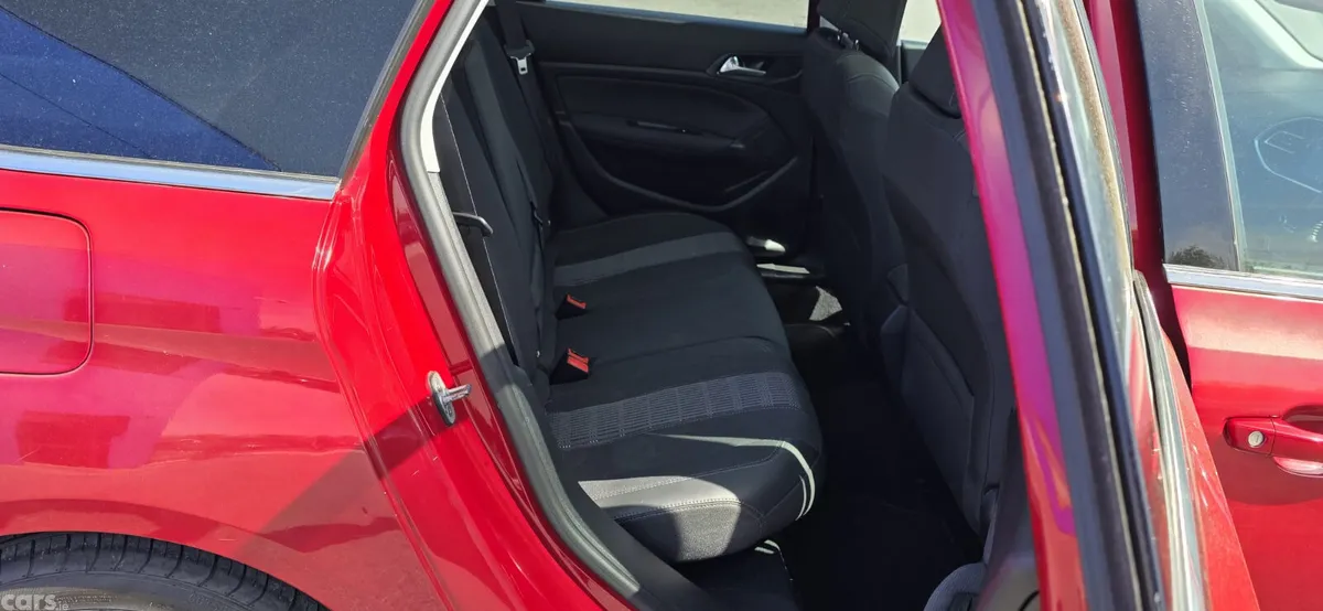 Peugeot 308 Estate, Diesel, 2018, Red
