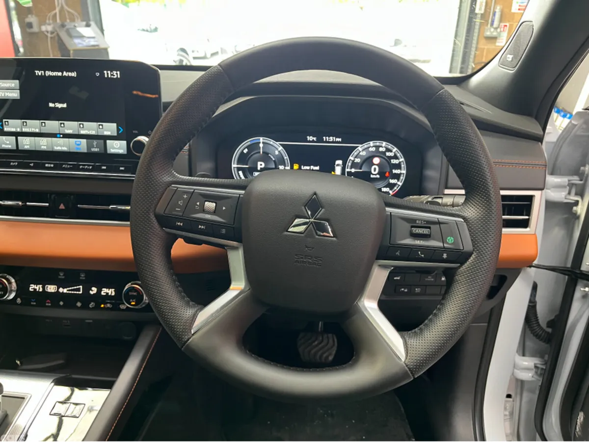 Mitsubishi Outlander SUV, Petrol Plug-in Hybrid, 2024, White