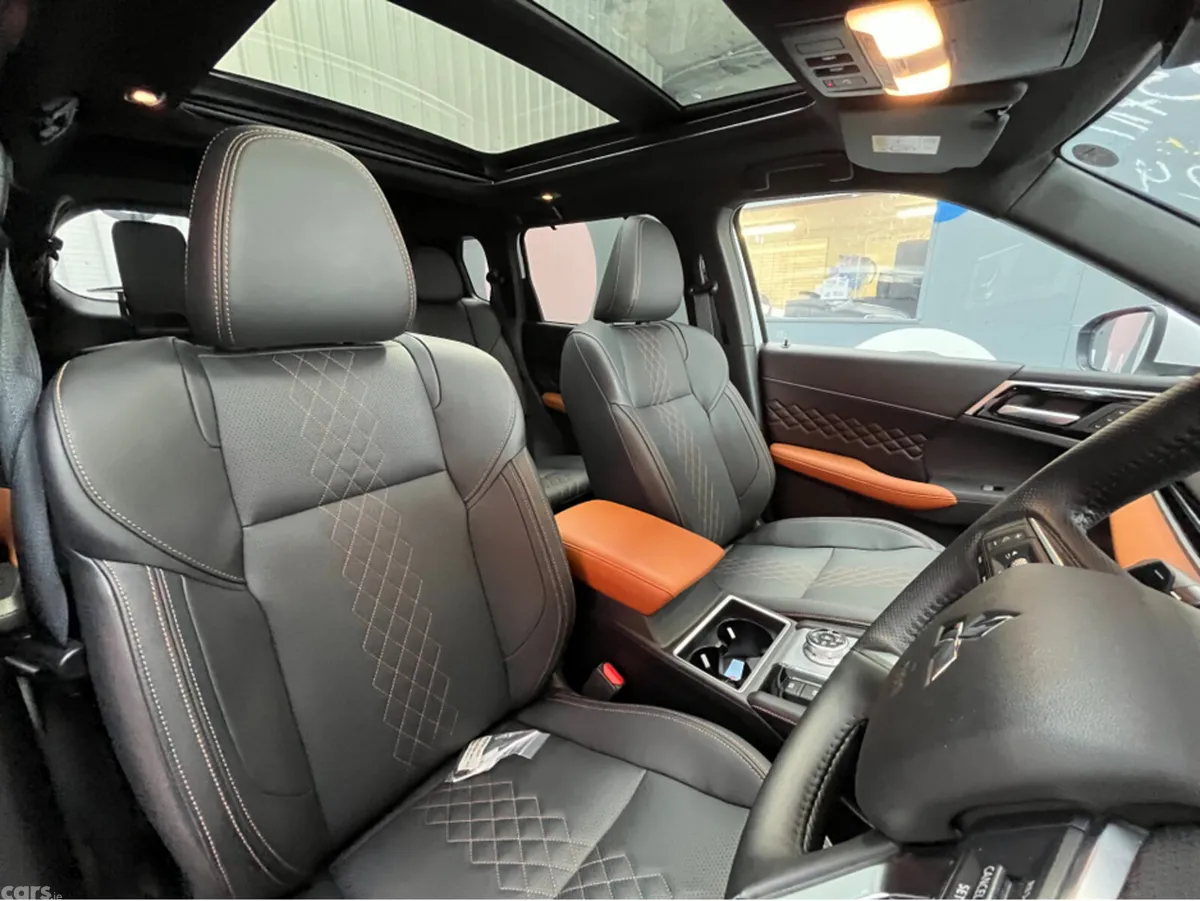 Mitsubishi Outlander SUV, Petrol Plug-in Hybrid, 2024, White