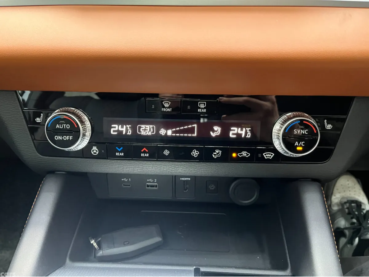 Mitsubishi Outlander SUV, Petrol Plug-in Hybrid, 2024, White